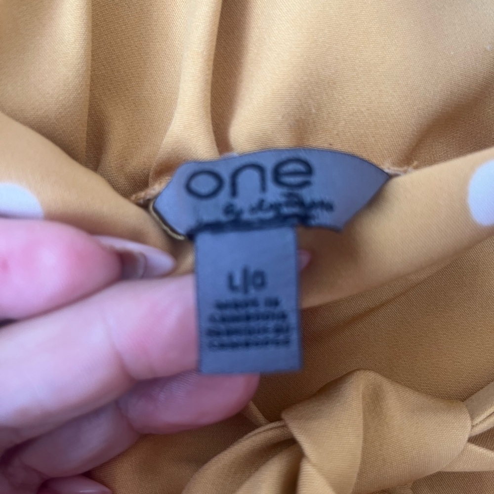 #338 One by Chapter One Adorable  Yellow Polka Dot Ankle Pants (like New) - Picture 2 of 8